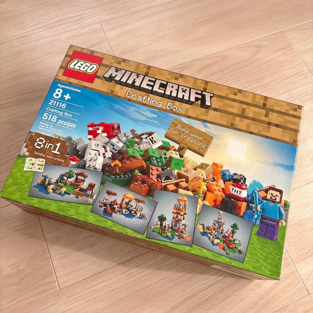 LEGO Minecraft Crafting Box - Red, Green, Brown, White